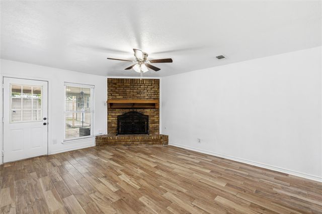 11715 Alamo Drive, La Porte, TX 77571