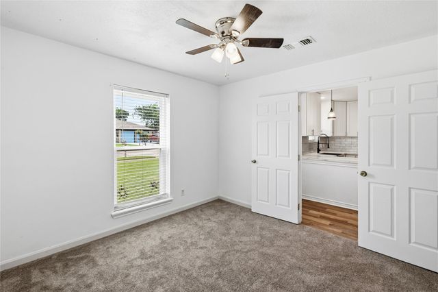 11715 Alamo Drive, La Porte, TX 77571