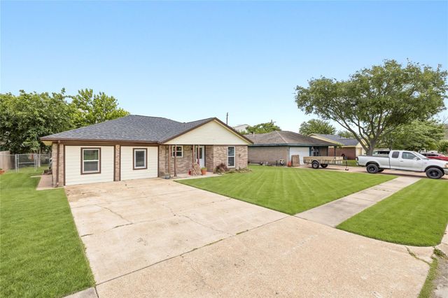 11715 Alamo Drive, La Porte, TX 77571