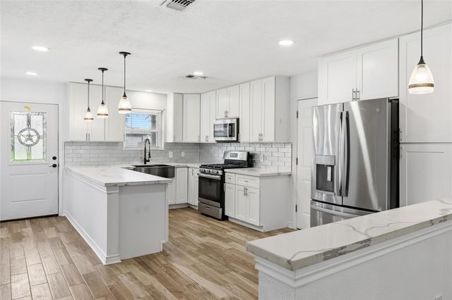 11715 Alamo Drive, La Porte, TX 77571