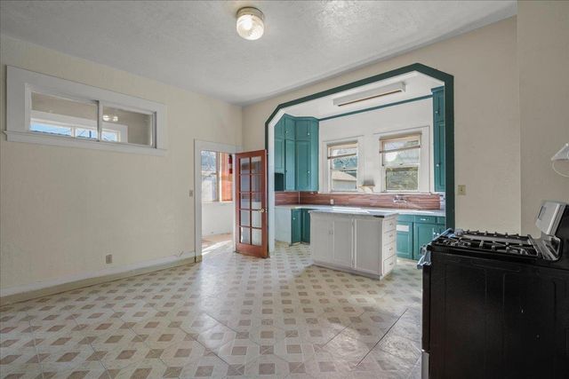 262 E 6th Street, Gilroy, CA 95020