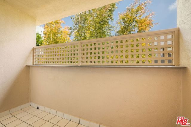 1203 N Sweetzer Avenue 305, West Hollywood, CA 90069