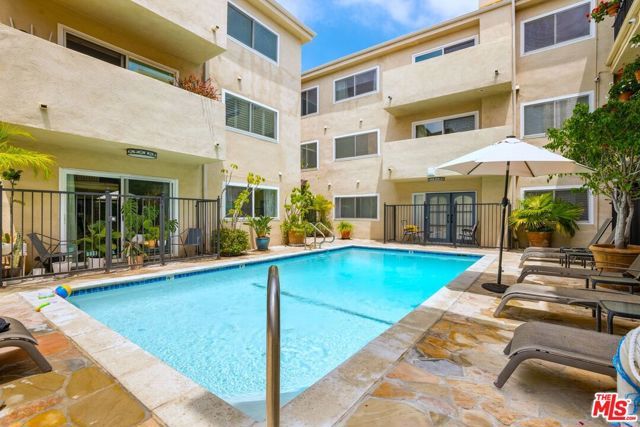 1203 N Sweetzer Avenue 305, West Hollywood, CA 90069