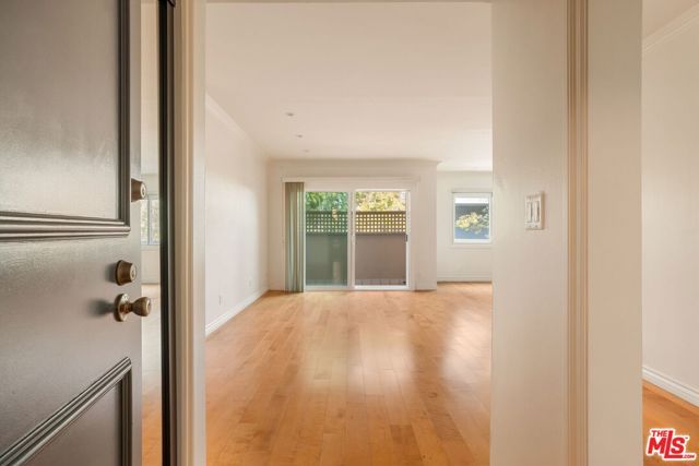 1203 N Sweetzer Avenue 305, West Hollywood, CA 90069