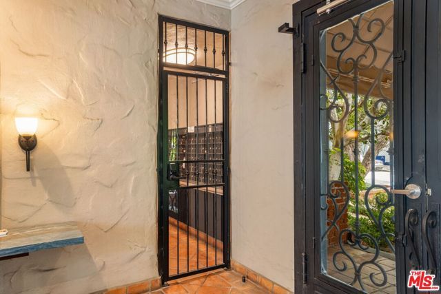 1203 N Sweetzer Avenue 305, West Hollywood, CA 90069
