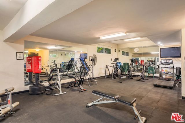1203 N Sweetzer Avenue 305, West Hollywood, CA 90069