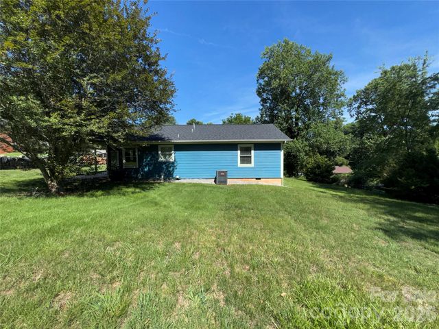 84 E Hunt Drive, Nebo, NC 28761