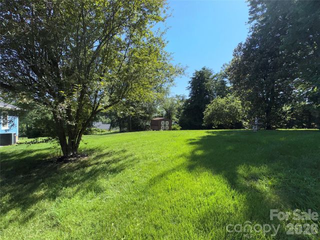 84 E Hunt Drive, Nebo, NC 28761