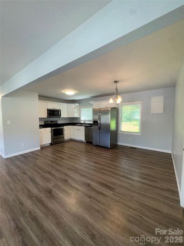 84 E Hunt Drive, Nebo, NC 28761