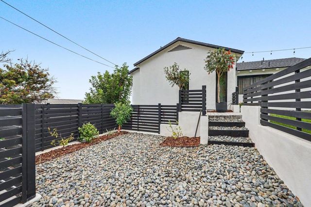 1891 Titus Street, San Diego, CA 92110