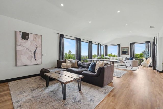 1891 Titus Street, San Diego, CA 92110
