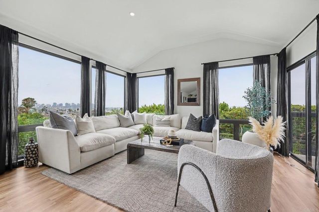 1891 Titus Street, San Diego, CA 92110