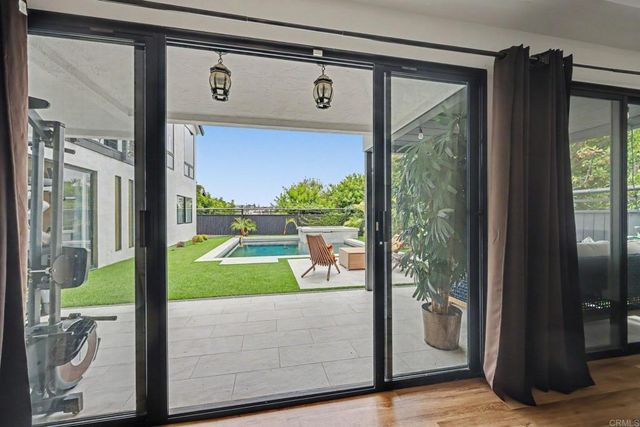 1891 Titus Street, San Diego, CA 92110