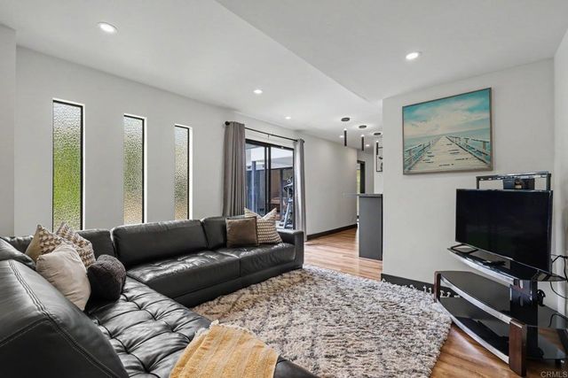 1891 Titus Street, San Diego, CA 92110