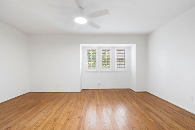 727 Bunker Hill Road 15, Houston, TX 77024