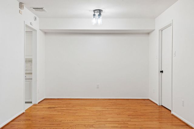 727 Bunker Hill Road 15, Houston, TX 77024