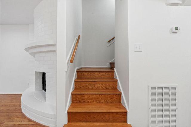 727 Bunker Hill Road 15, Houston, TX 77024