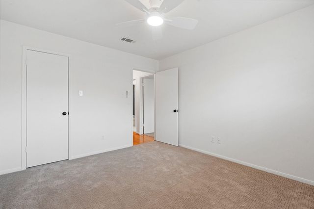727 Bunker Hill Road 15, Houston, TX 77024