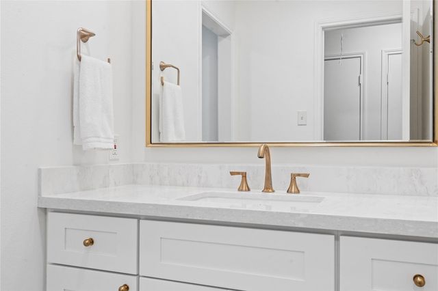 727 Bunker Hill Road 15, Houston, TX 77024