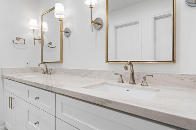 727 Bunker Hill Road 15, Houston, TX 77024