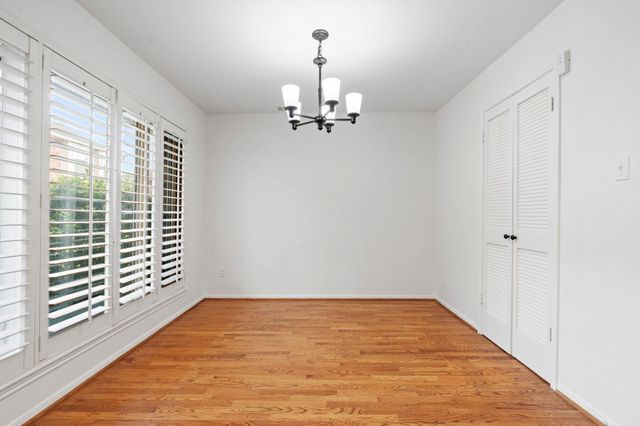 727 Bunker Hill Road 15, Houston, TX 77024