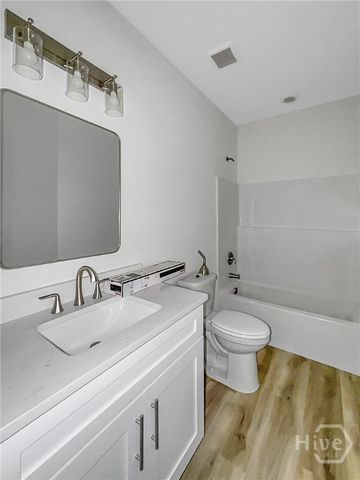 23 FLUKE Avenue, Savannah, GA 31405