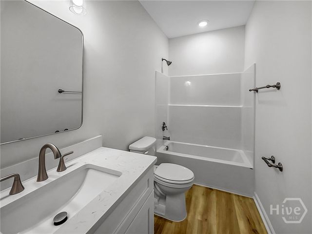 23 FLUKE Avenue, Savannah, GA 31405