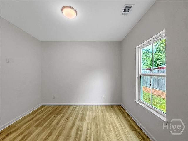 23 FLUKE Avenue, Savannah, GA 31405
