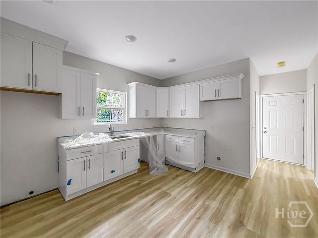 23 FLUKE Avenue, Savannah, GA 31405