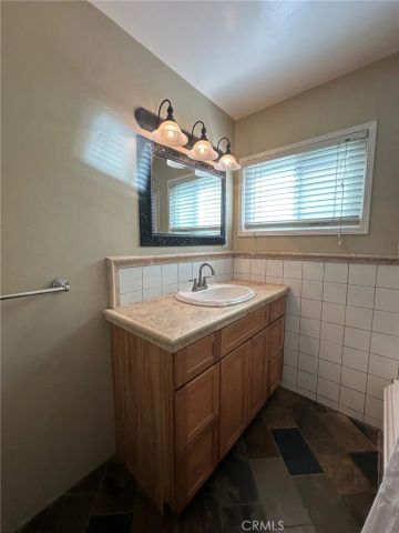 125 Nieto Avenue, Long Beach, CA 90803