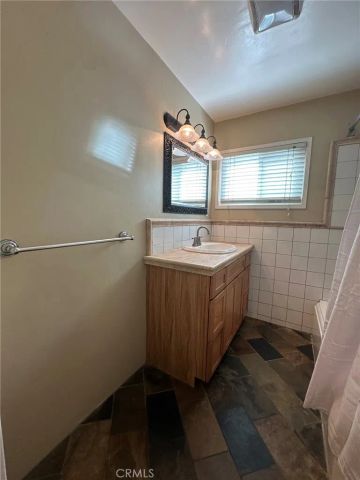 125 Nieto Avenue, Long Beach, CA 90803