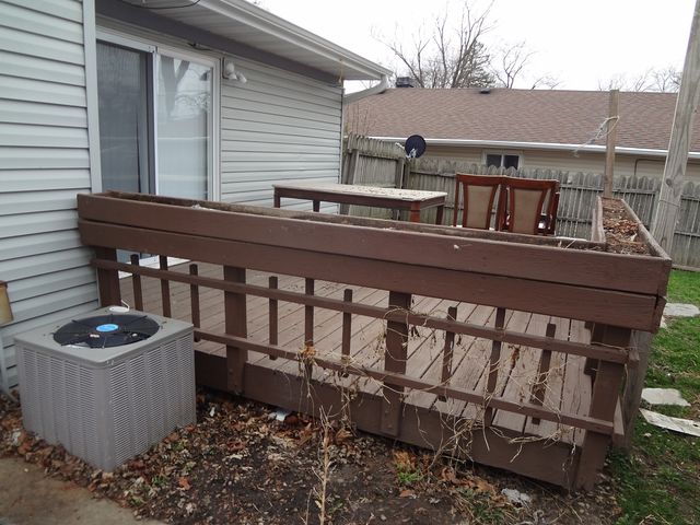 113 Hickory Drive, Carpentersville, IL 60110