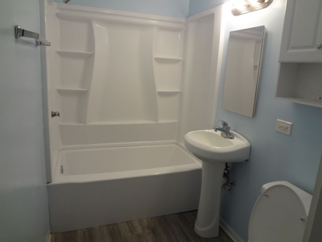 113 Hickory Drive, Carpentersville, IL 60110