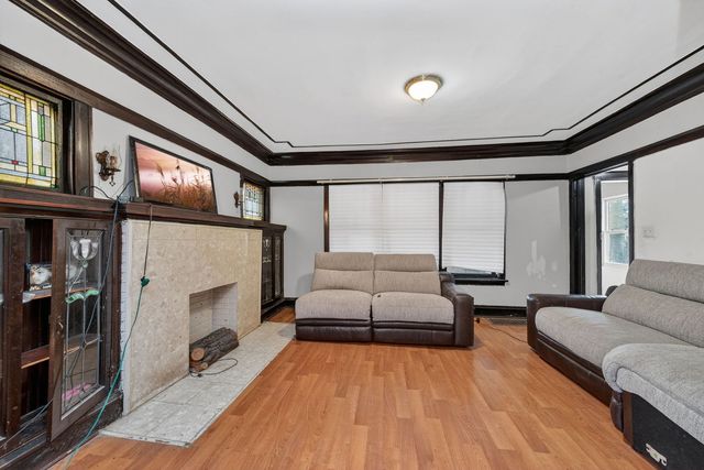 7717 S Luella Avenue, Chicago, IL 60649