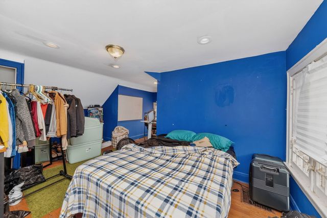 7717 S Luella Avenue, Chicago, IL 60649