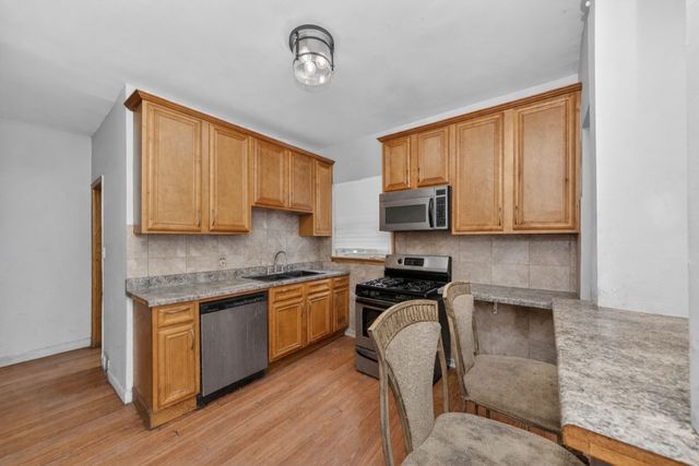 7717 S Luella Avenue, Chicago, IL 60649