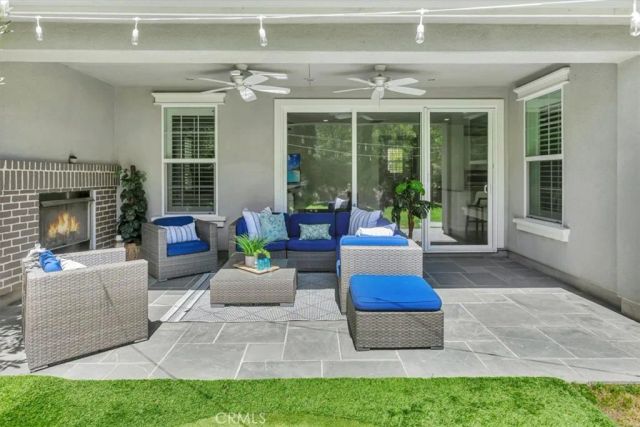 142 Yellow Daisy, Irvine, CA 92618