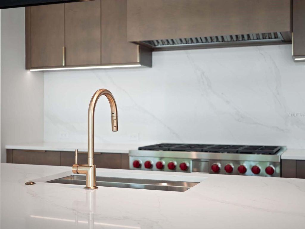 Image 15 of property listing at 11043 CROMWELL ROAD, Orlando, FL 32827