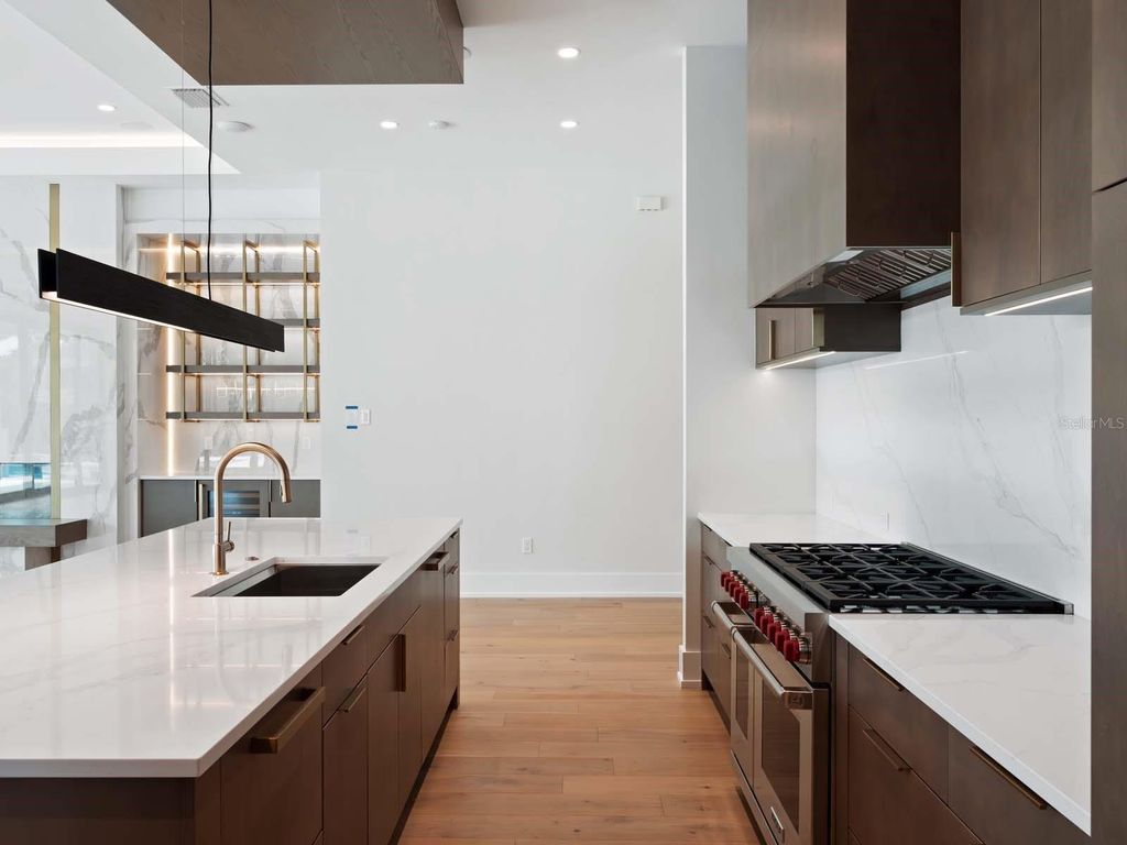 Image 16 of property listing at 11043 CROMWELL ROAD, Orlando, FL 32827