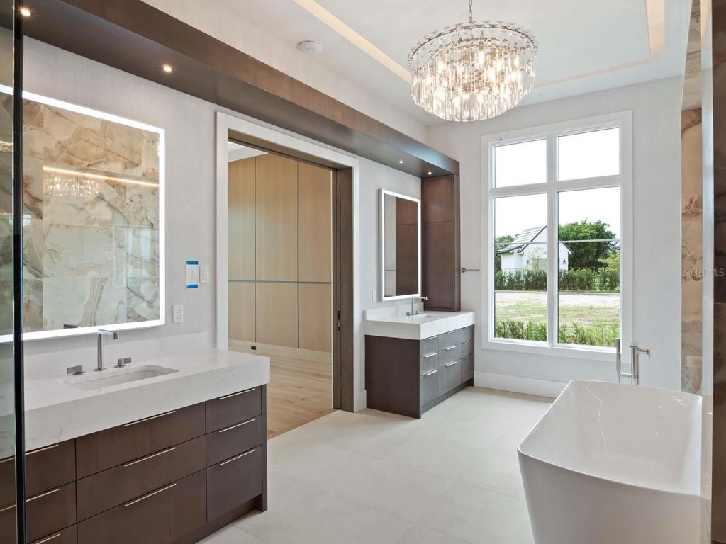 Image 19 of property listing at 11043 CROMWELL ROAD, Orlando, FL 32827