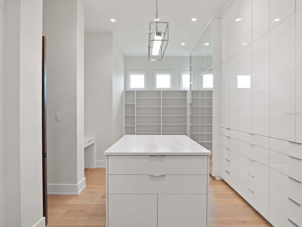 Image 22 of property listing at 11043 CROMWELL ROAD, Orlando, FL 32827