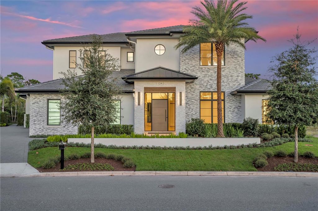 Image 4 of property listing at 11043 CROMWELL ROAD, Orlando, FL 32827