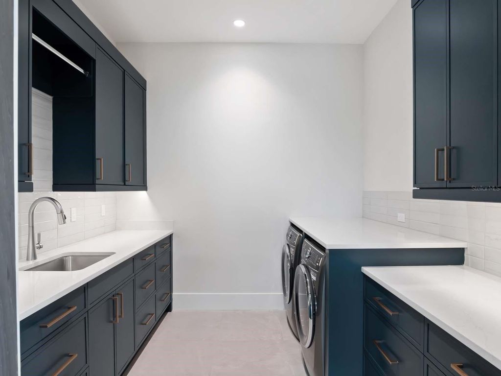 Image 33 of property listing at 11043 CROMWELL ROAD, Orlando, FL 32827