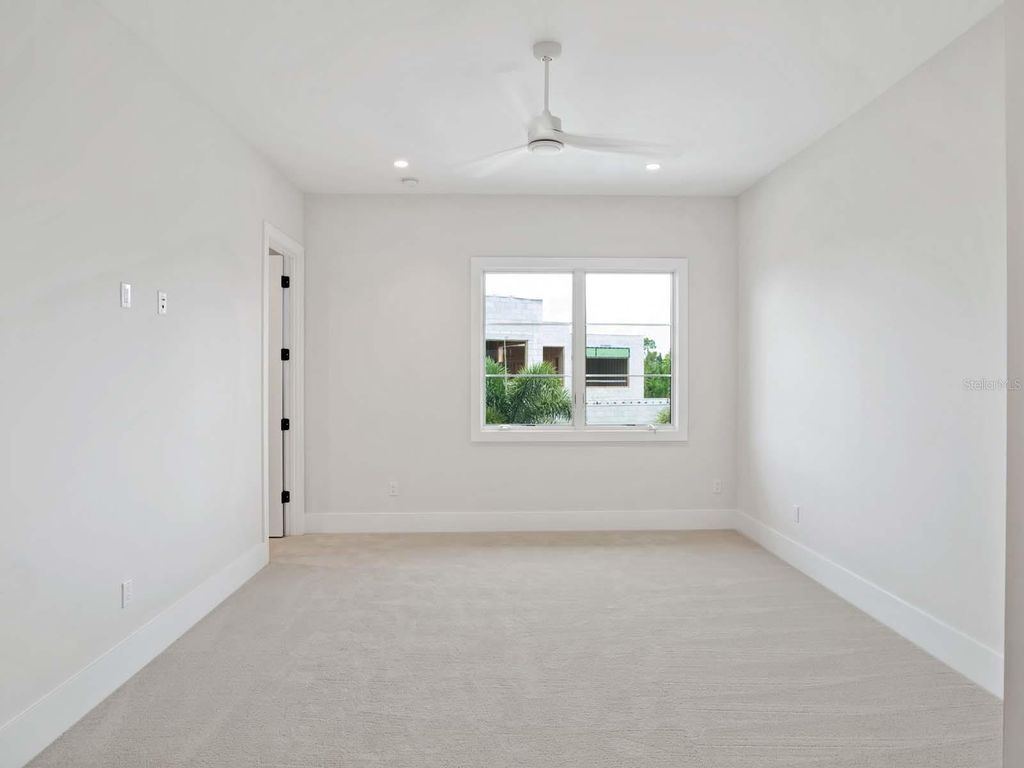 Image 35 of property listing at 11043 CROMWELL ROAD, Orlando, FL 32827