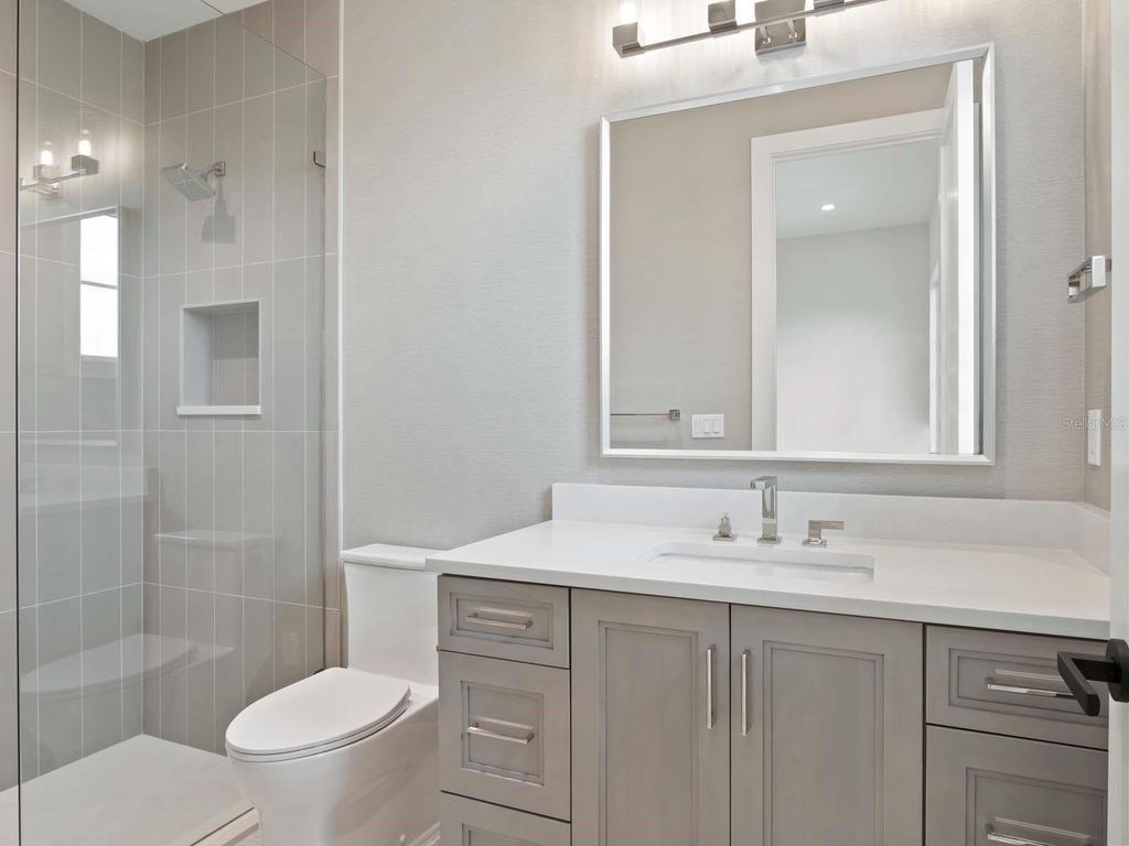 Image 36 of property listing at 11043 CROMWELL ROAD, Orlando, FL 32827