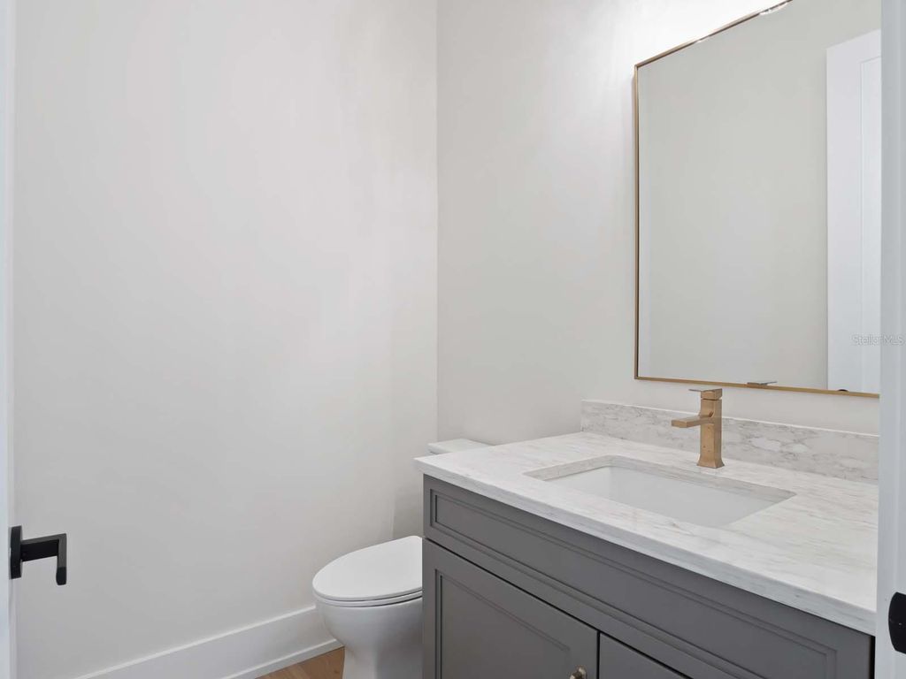 Image 41 of property listing at 11043 CROMWELL ROAD, Orlando, FL 32827