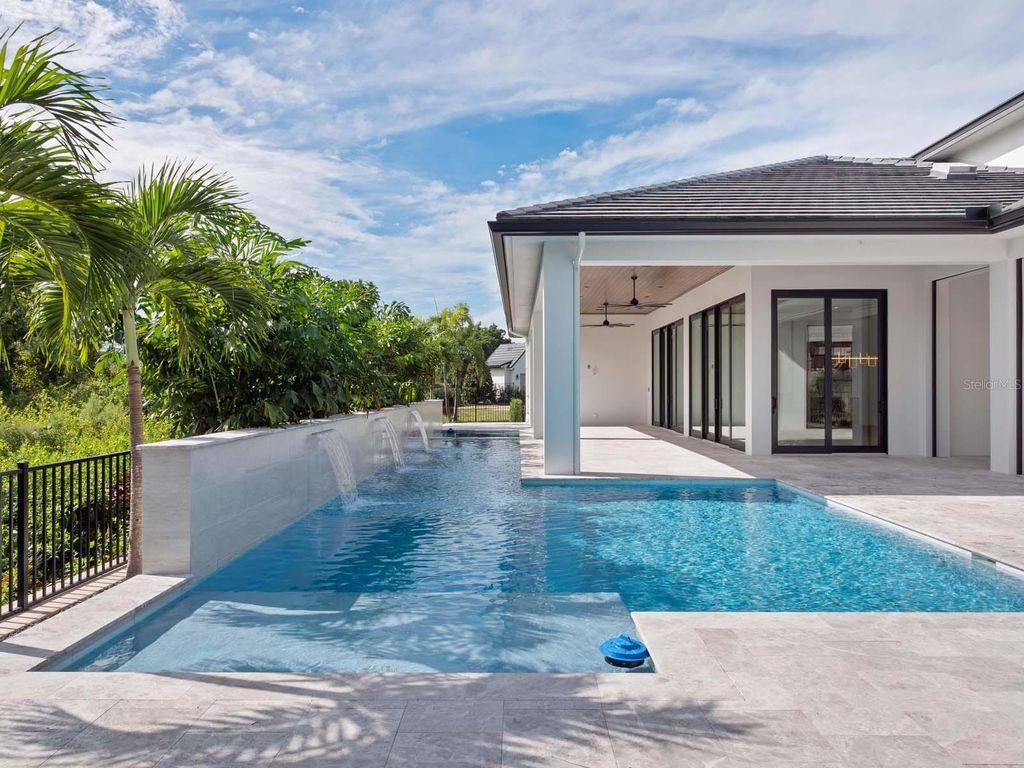 Image 42 of property listing at 11043 CROMWELL ROAD, Orlando, FL 32827