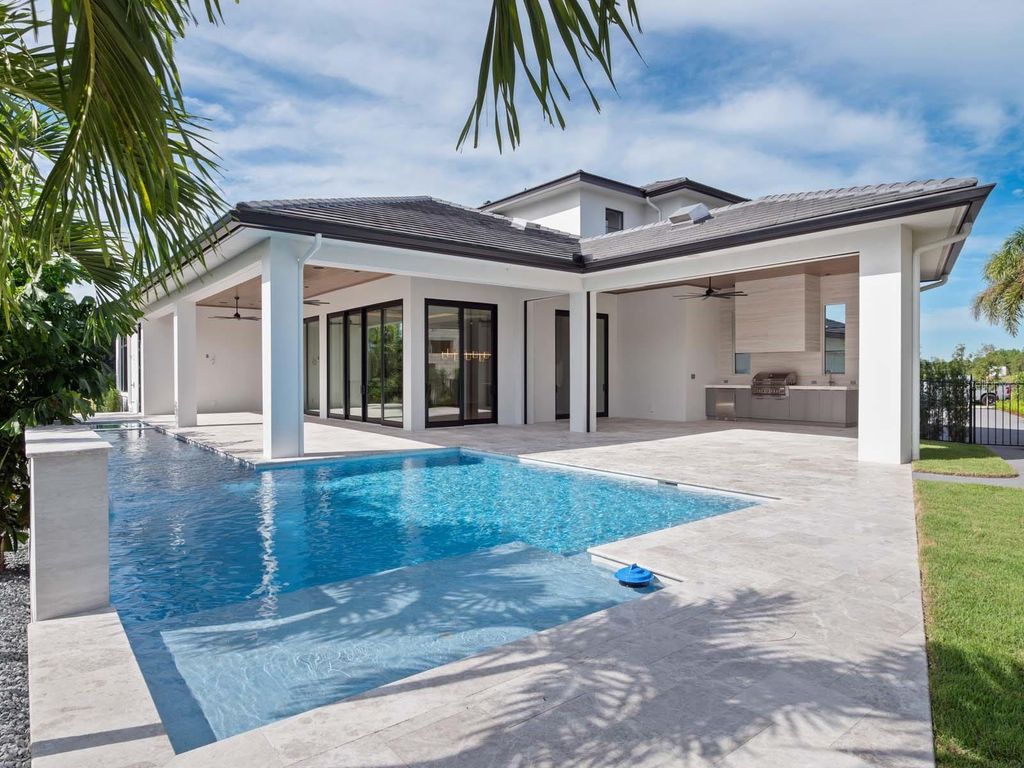 Image 44 of property listing at 11043 CROMWELL ROAD, Orlando, FL 32827