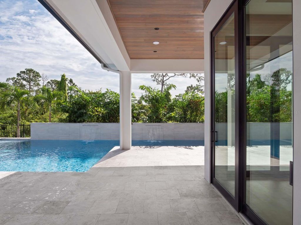 Image 49 of property listing at 11043 CROMWELL ROAD, Orlando, FL 32827