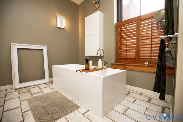 235 N Main, Farmville, VA 23901